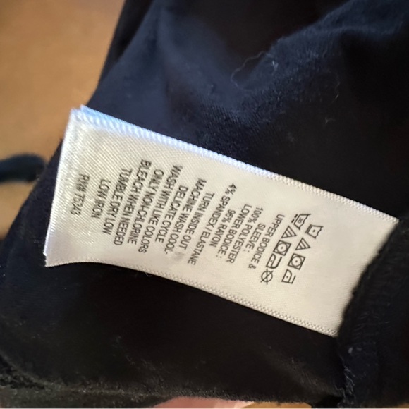 Tahari “Blouson Sleeve Mixed Media Top” Size:M
Color:Black - Picture 5 of 6